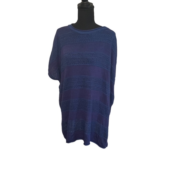 Blue lengthy pullover. - Picture 1 of 4